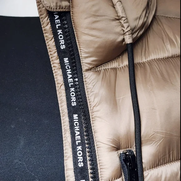 Michael - Michael Kors Puffer Jacket - Picture 5 of 6